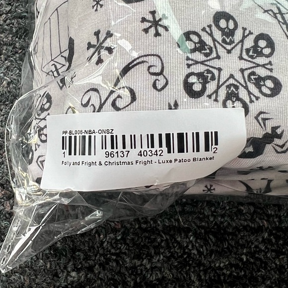 Posh Peanut Luxe Patoo Bamboo Blanket - Disney NBC, Folly and Fright - Picture 2 of 9